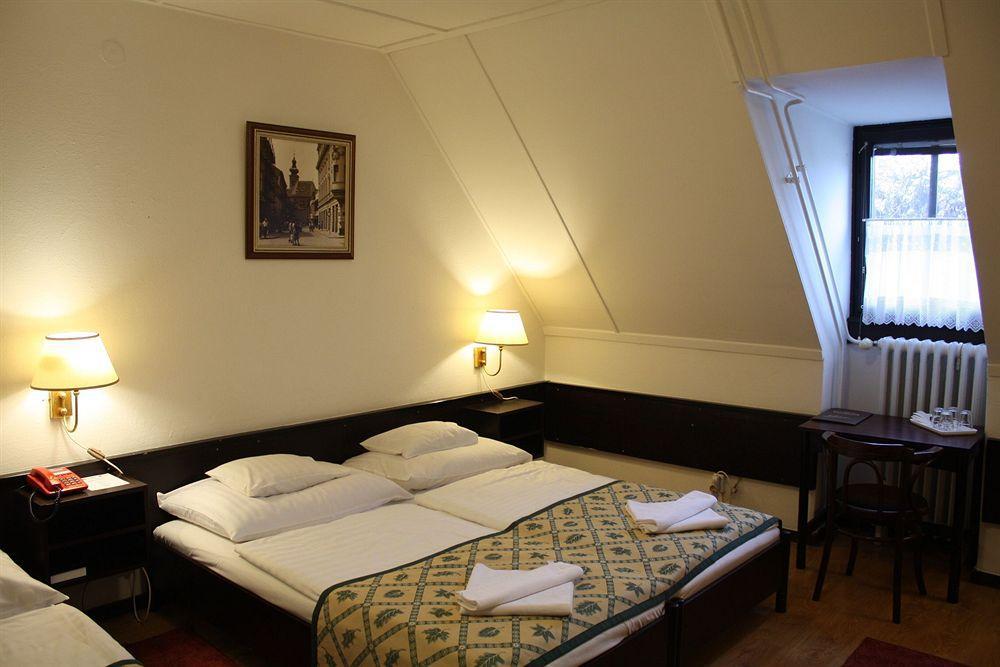 Hotel Klastrom Дьєр Екстер'єр фото