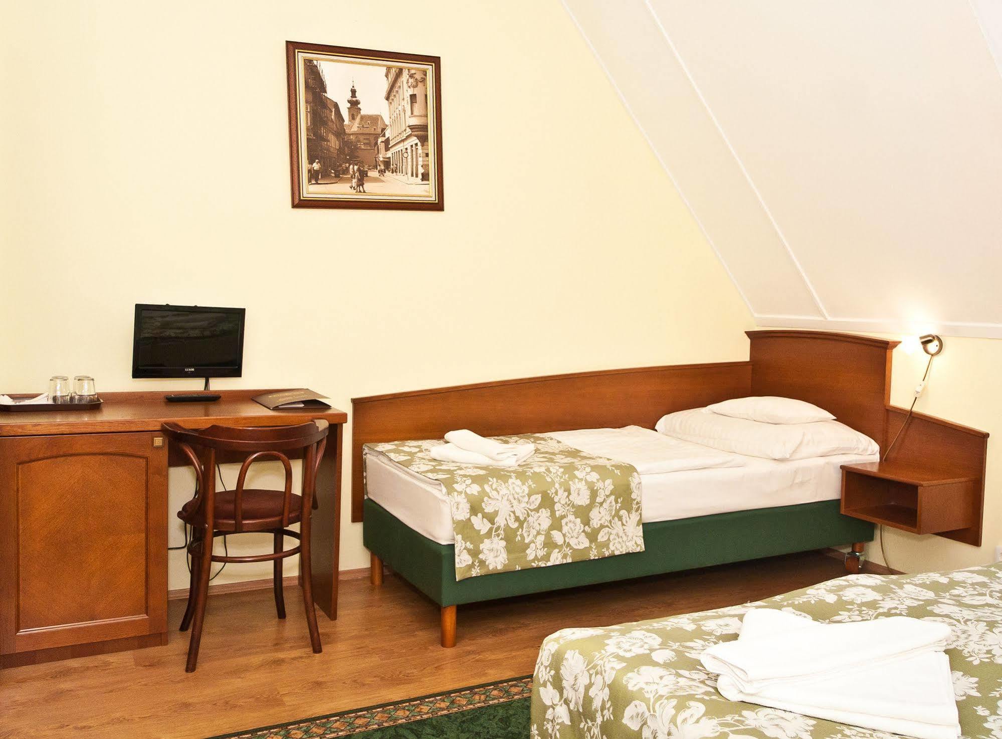 Hotel Klastrom Дьєр Екстер'єр фото