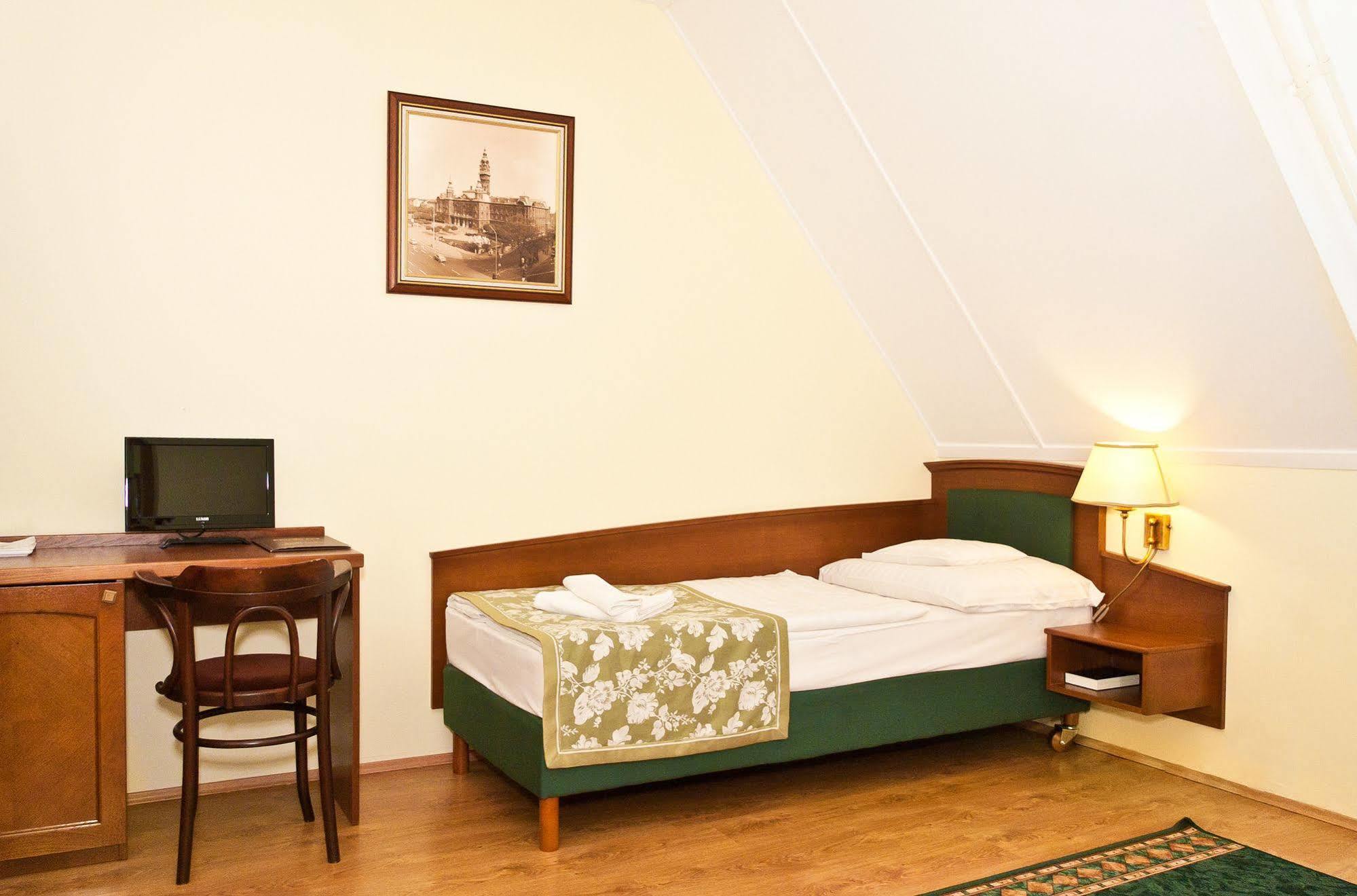 Hotel Klastrom Дьєр Екстер'єр фото